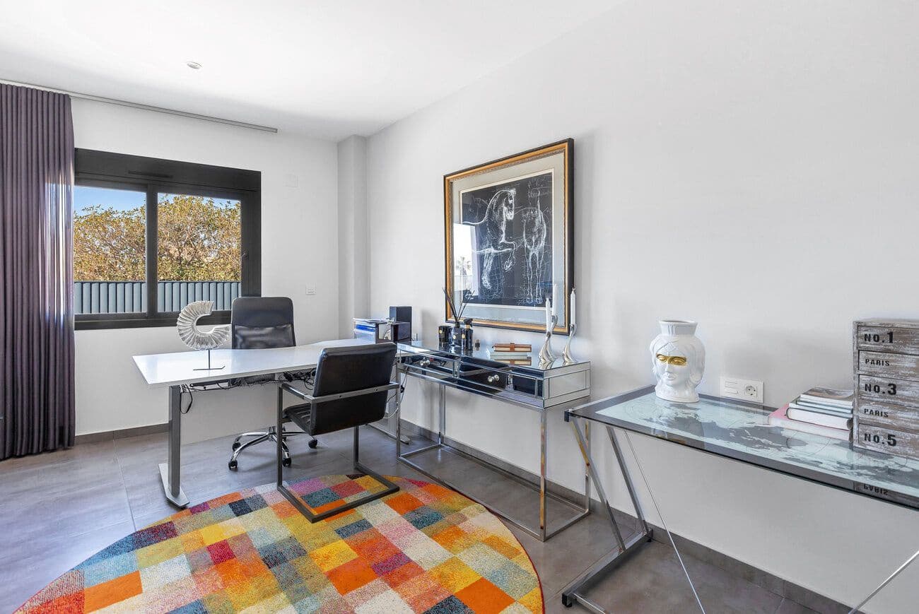 4 makuuhuone Huvila myytävänä paikassa Torrevieja mukana uima-altaan - 895 000 € (Ref: 9515617)