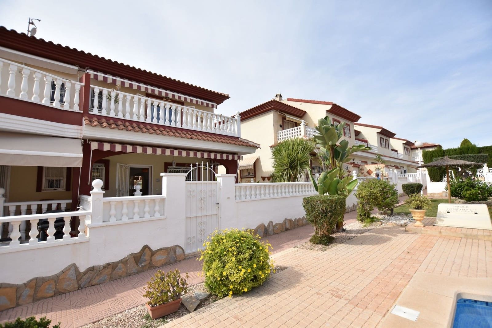 2 bedroom Semi-detached Villa for sale in Rojales - € 250,000 (Ref: 9515630)