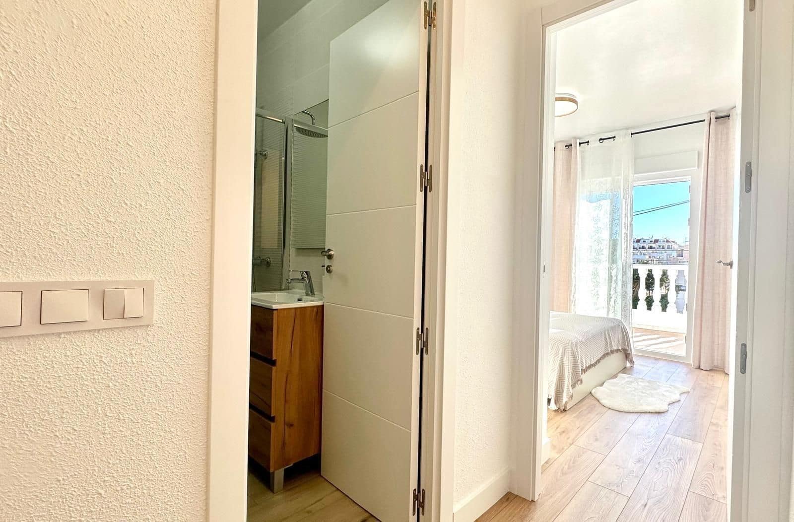 3 soverom Rekkehus til salgs i Torrevieja med svømmebasseng - € 249 900 (Ref: 9515634)