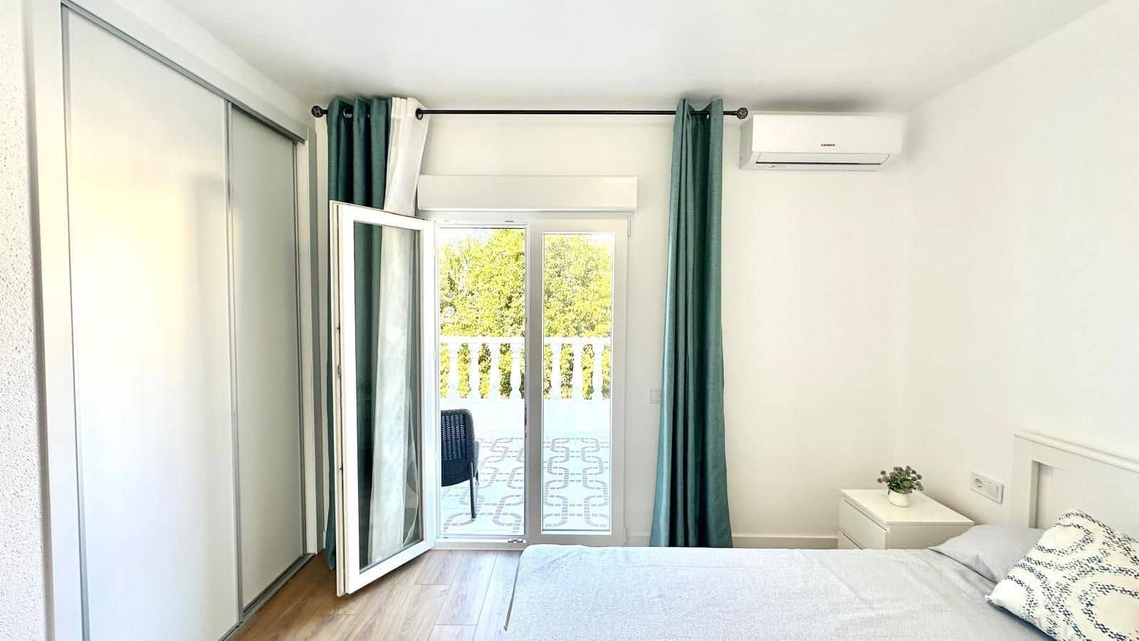 3 soverom Rekkehus til salgs i Torrevieja med svømmebasseng - € 249 900 (Ref: 9515634)