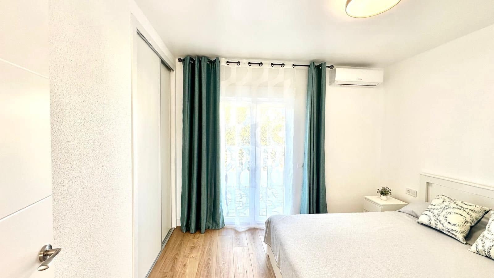 3 soverom Rekkehus til salgs i Torrevieja med svømmebasseng - € 249 900 (Ref: 9515634)