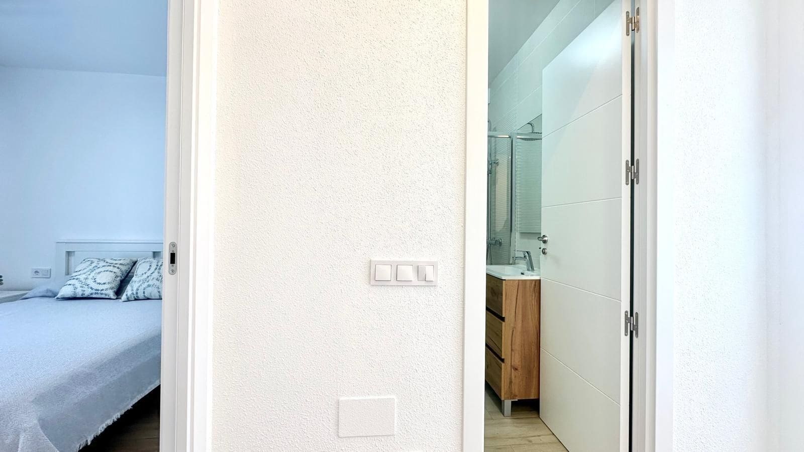 3 soverom Rekkehus til salgs i Torrevieja med svømmebasseng - € 249 900 (Ref: 9515634)