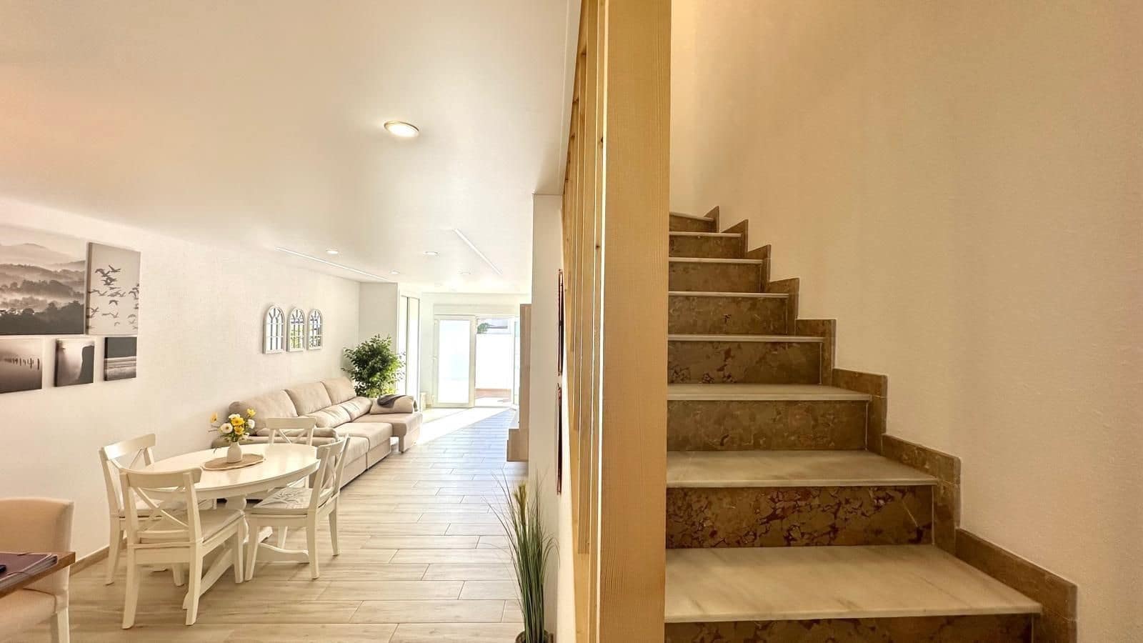 3 soverom Rekkehus til salgs i Torrevieja med svømmebasseng - € 249 900 (Ref: 9515634)