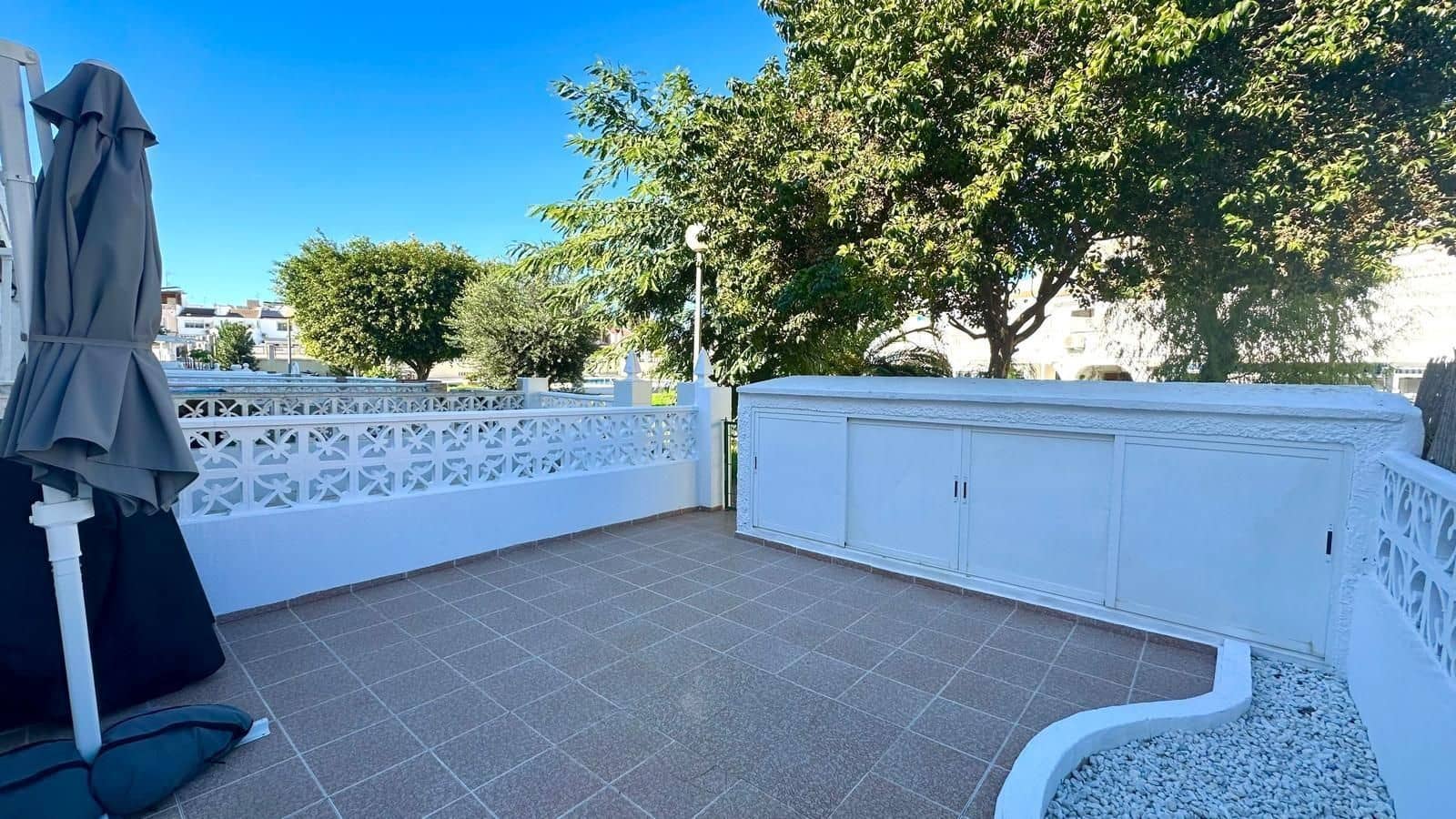 3 soverom Rekkehus til salgs i Torrevieja med svømmebasseng - € 249 900 (Ref: 9515634)