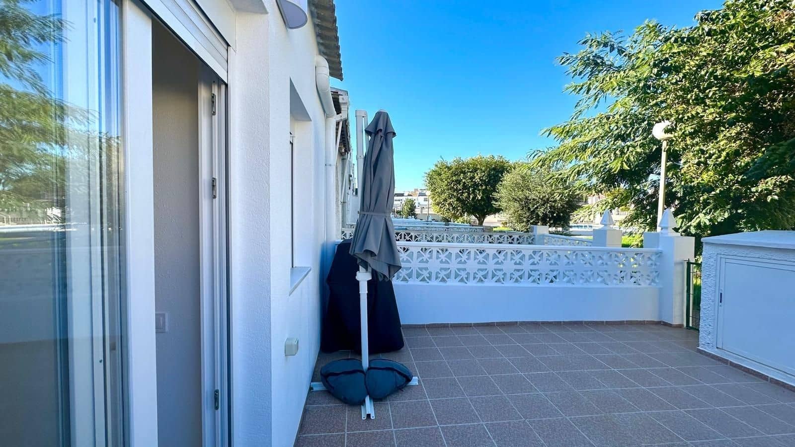 3 soverom Rekkehus til salgs i Torrevieja med svømmebasseng - € 249 900 (Ref: 9515634)