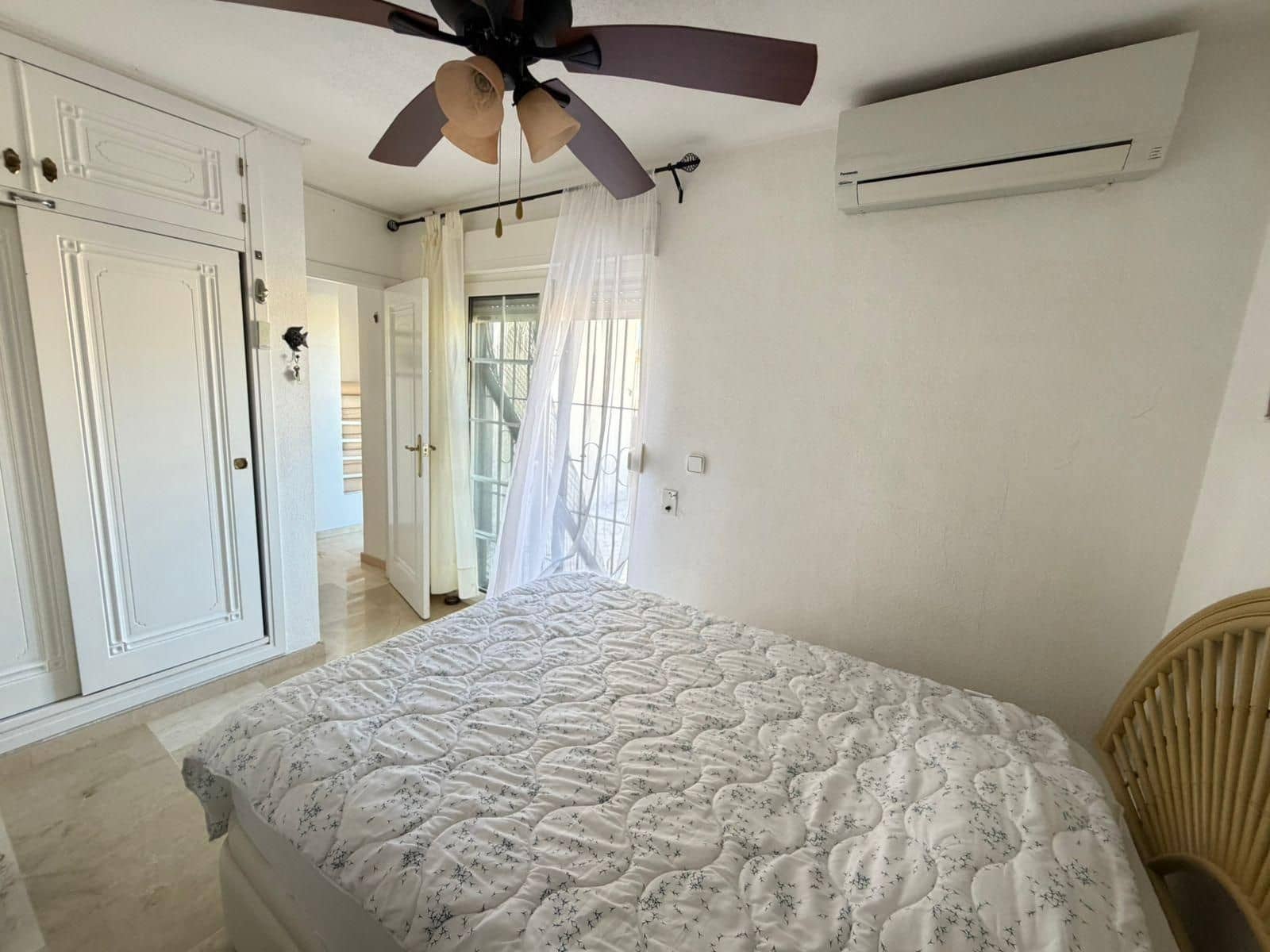 3 camera da letto Villetta Bifamiliare in vendita in Playa Flamenca con piscina - 245.000 € (Rif: 9515637)