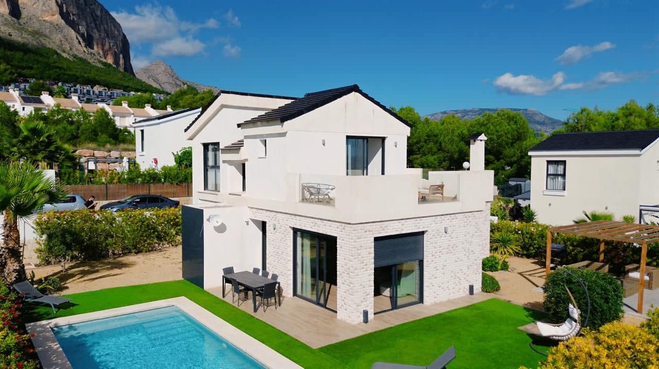 Chalet de 3 habitaciones en Polop en venta - 580.000 € (Ref: 9515658)