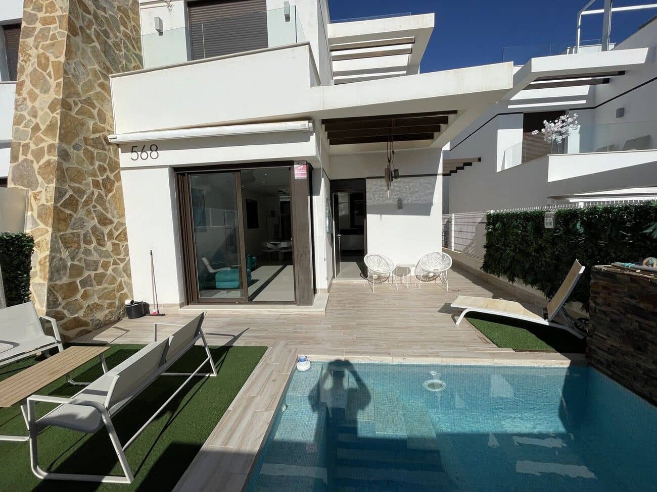2 soveværelse Semi-Rækkehus til salg i Orihuela Costa med swimmingpool - € 299.000 (Ref: 9515667)