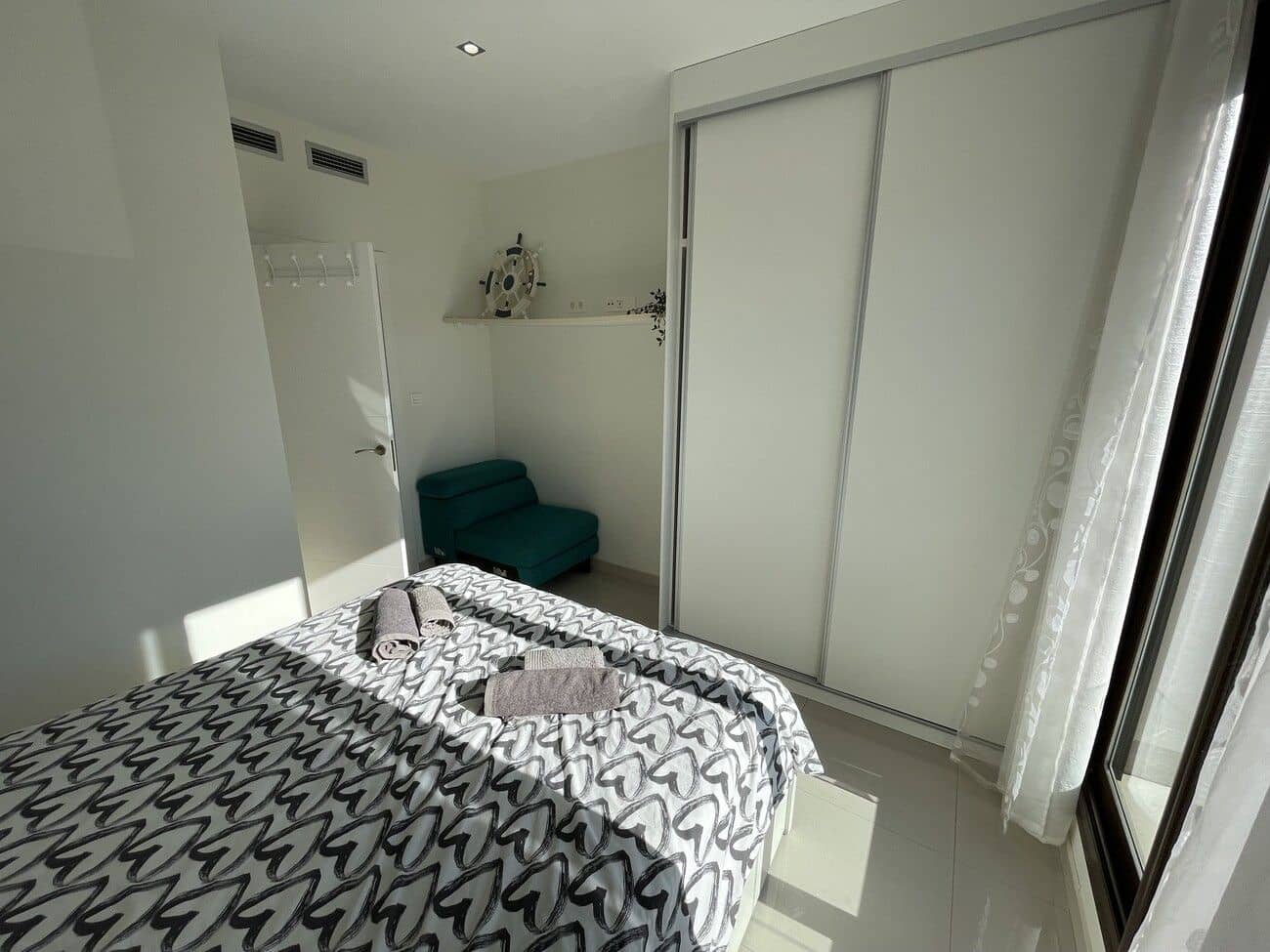 2 soveværelse Semi-Rækkehus til salg i Filipinas med swimmingpool - € 299.000 (Ref: 9515667)