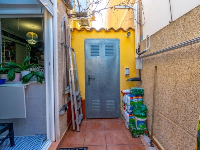 3 bedroom Townhouse for sale in Torrevieja - € 235,000 (Ref: 9515671)