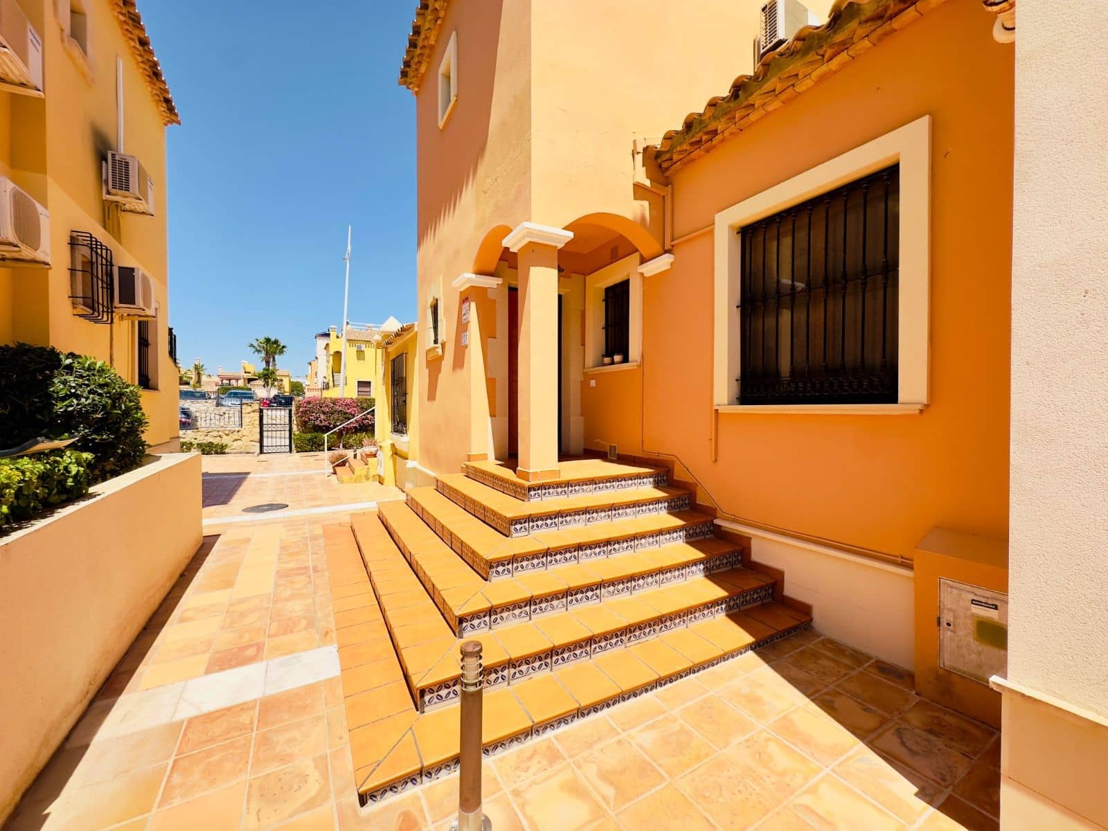 3 bedroom Townhouse for sale in Algorfa with pool - € 195,000 (Ref: 9515685)