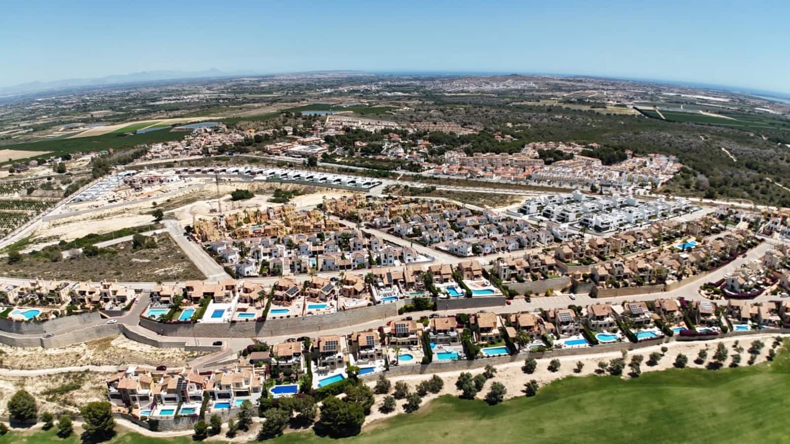 3 bedroom Townhouse for sale in Algorfa with pool - € 195,000 (Ref: 9515685)