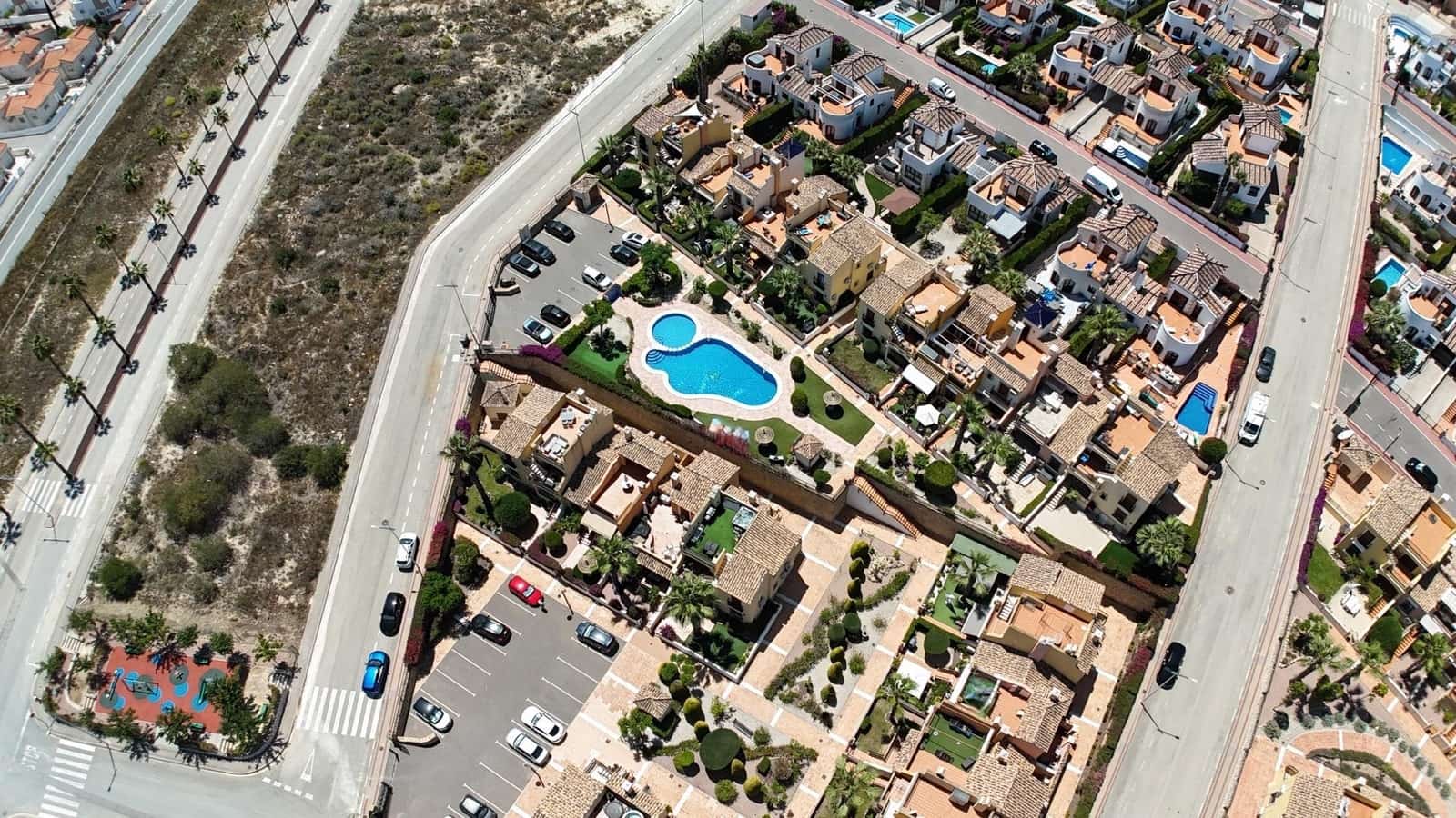 3 bedroom Townhouse for sale in Algorfa with pool - € 195,000 (Ref: 9515685)