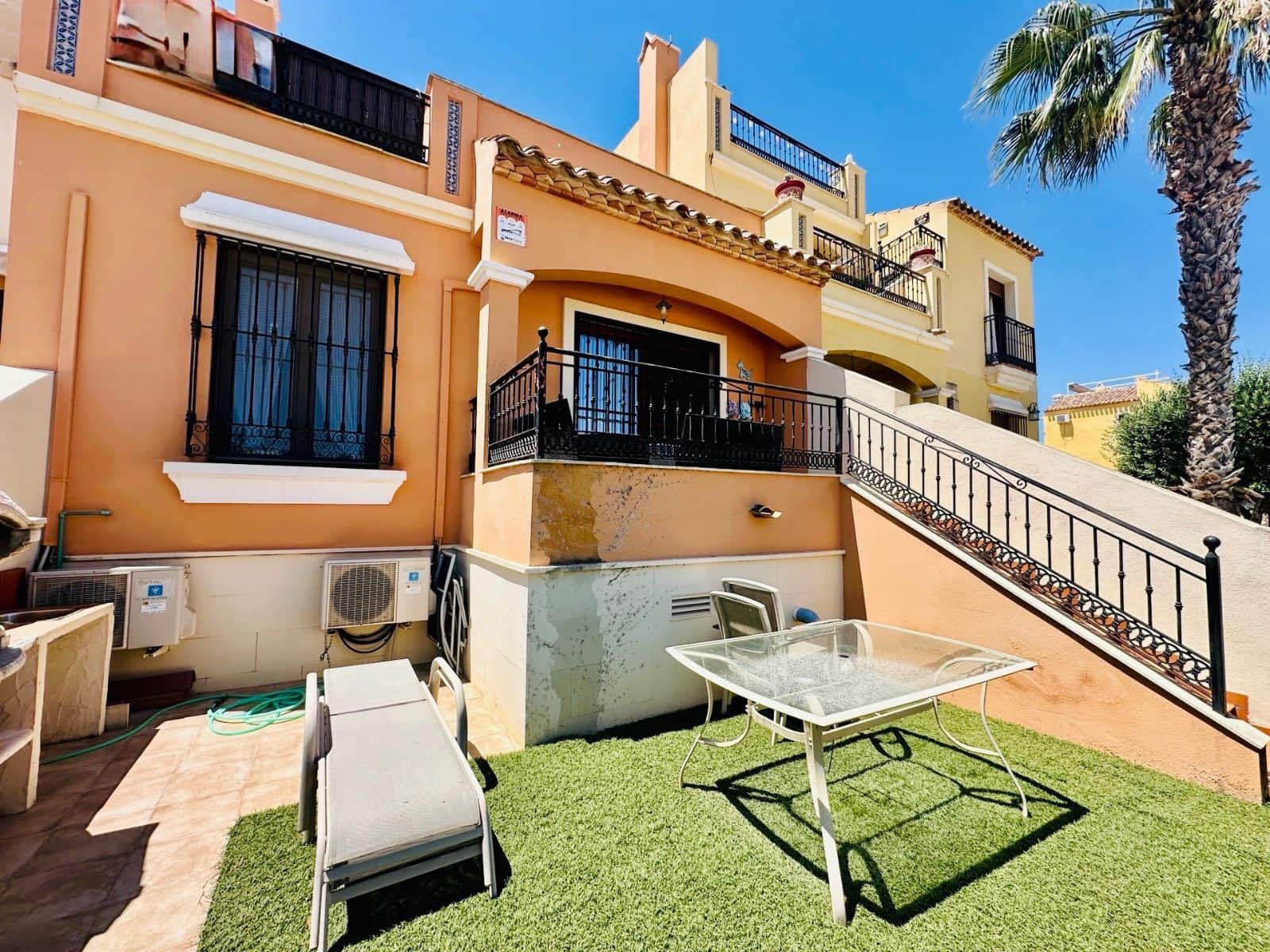 3 bedroom Townhouse for sale in Algorfa with pool - € 195,000 (Ref: 9515685)