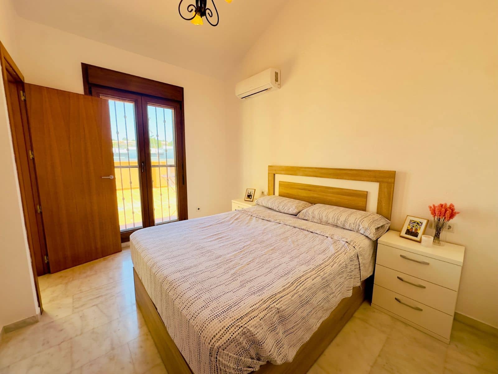 3 bedroom Townhouse for sale in Algorfa with pool - € 195,000 (Ref: 9515685)