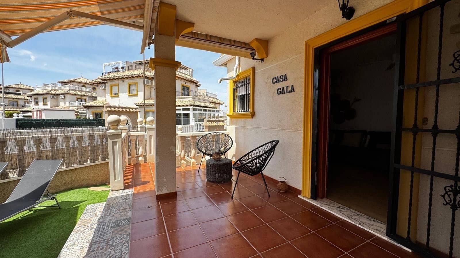 3 slaapkamer Halfvrijstaande villa te koop in Orihuela Costa - € 249.900 (Ref: 9515689)