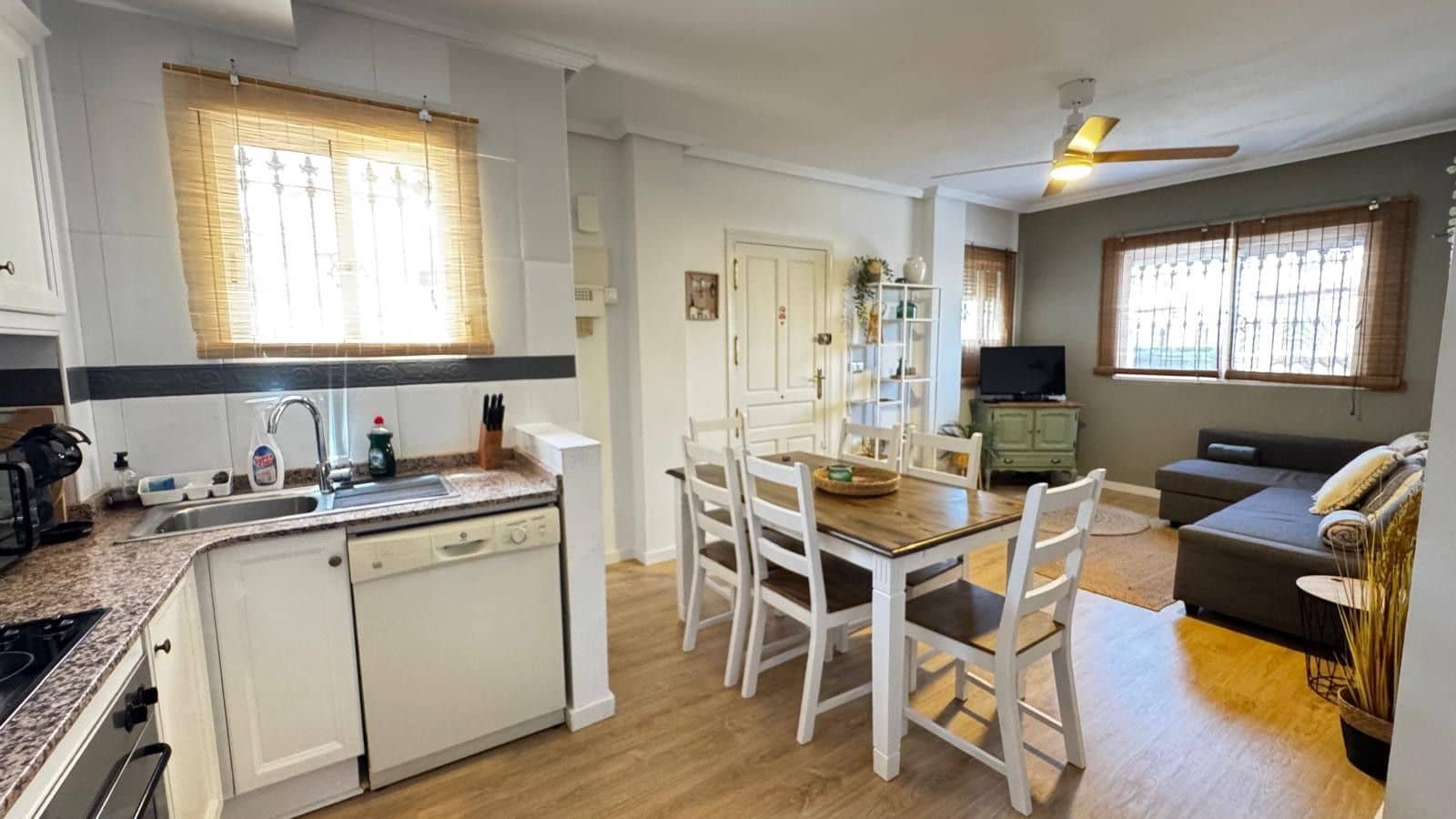 3 quarto Moradia Geminada para venda em Orihuela Costa - 249 900 € (Ref: 9515689)