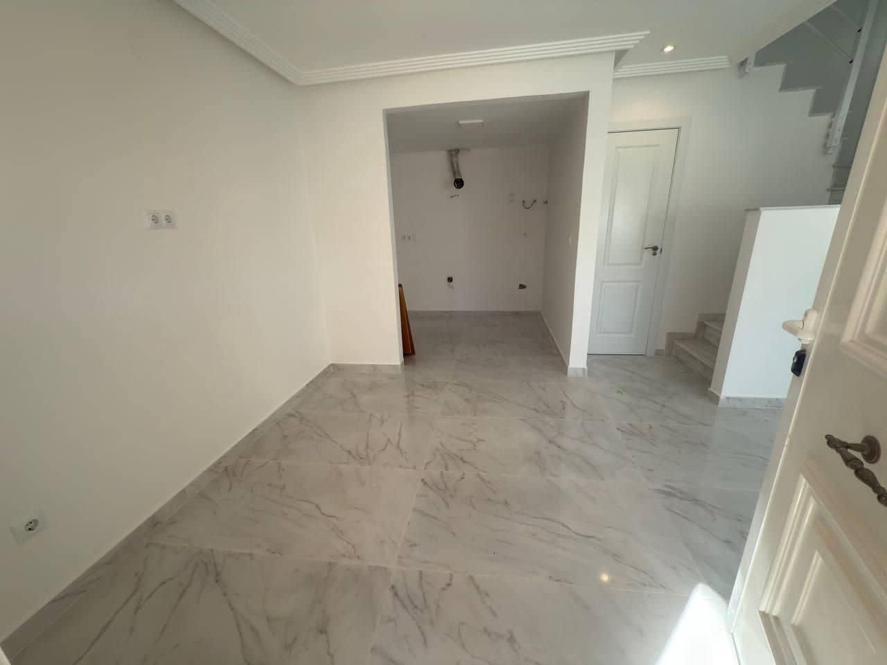 2 bedroom Semi-detached Villa for sale in Torrevieja with pool - € 199,600 (Ref: 9515692)