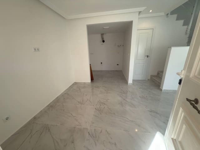 2 bedroom Semi-detached Villa for sale in Centro, Torrevieja with pool - € 199,600 (Ref: 9515692)