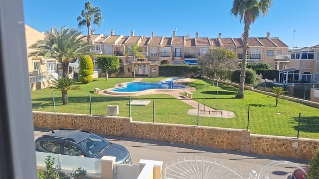 2 bedroom Semi-detached Villa for sale in Centro, Torrevieja with pool - € 199,600 (Ref: 9515692)