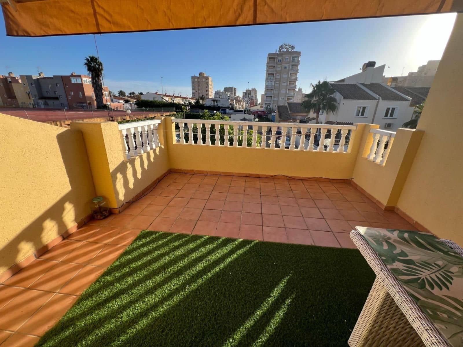 4 sypialnia Dom na sprzedaż w Torrevieja z basenem - 248 000 € (Ref: 9515698)