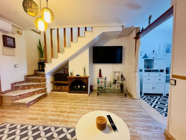 2 soverom Hus til salgs i La Siesta, Torrevieja med svømmebasseng - € 175 000 (Ref: 9515699)