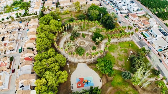 2 soverom Hus til salgs i La Siesta, Torrevieja med svømmebasseng - € 175 000 (Ref: 9515699)