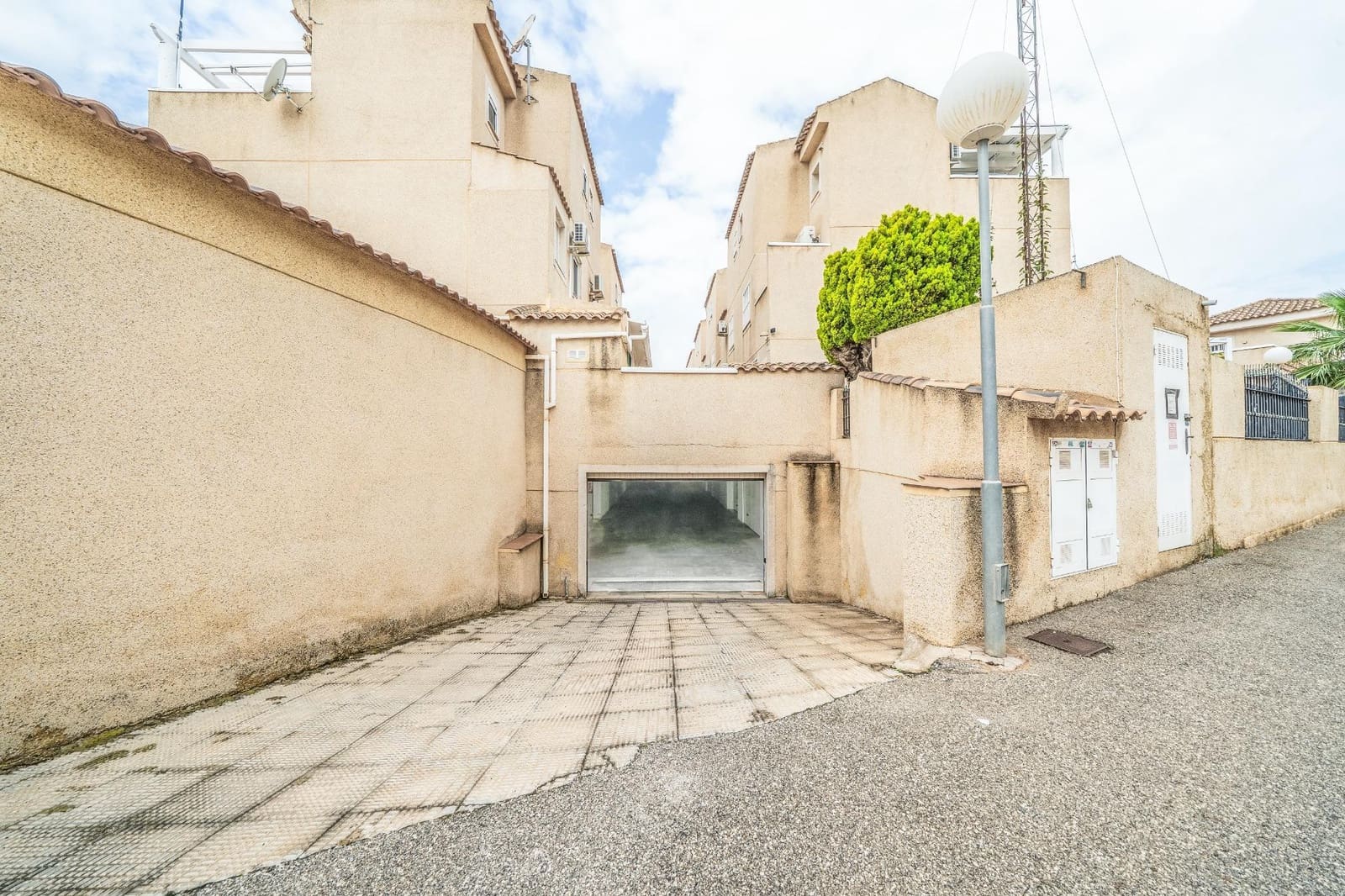 Casa de 4 habitaciones en Orihuela Costa en venta con piscina - 243.000 € (Ref: 9515707)