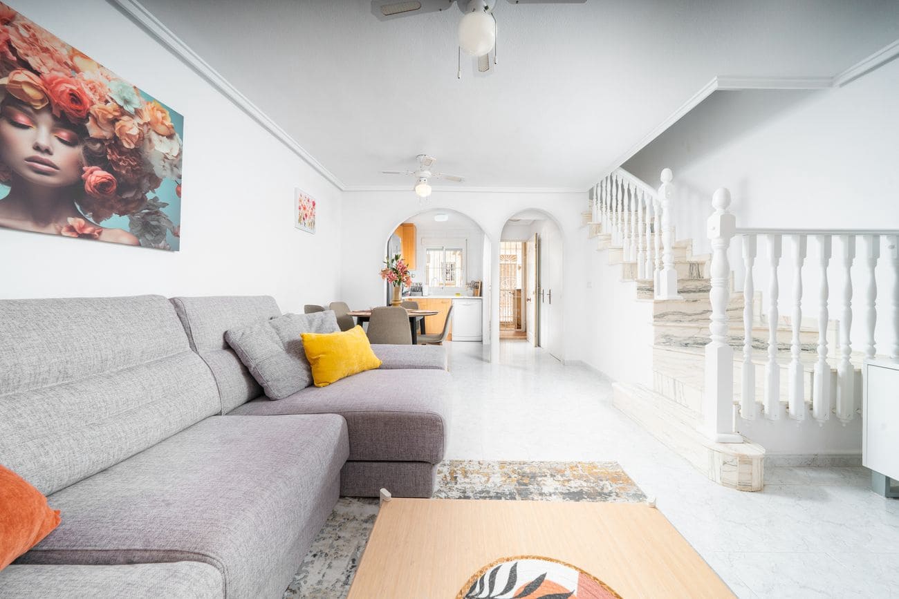 4 Zimmer Haus zu verkaufen in Orihuela Costa mit Pool Garage - 220.000 € (Ref: 9515709)