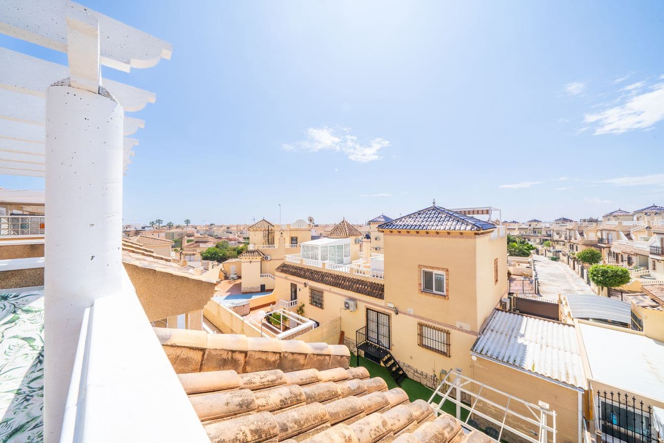 4 Zimmer Haus zu verkaufen in Orihuela Costa mit Pool Garage - 220.000 € (Ref: 9515709)