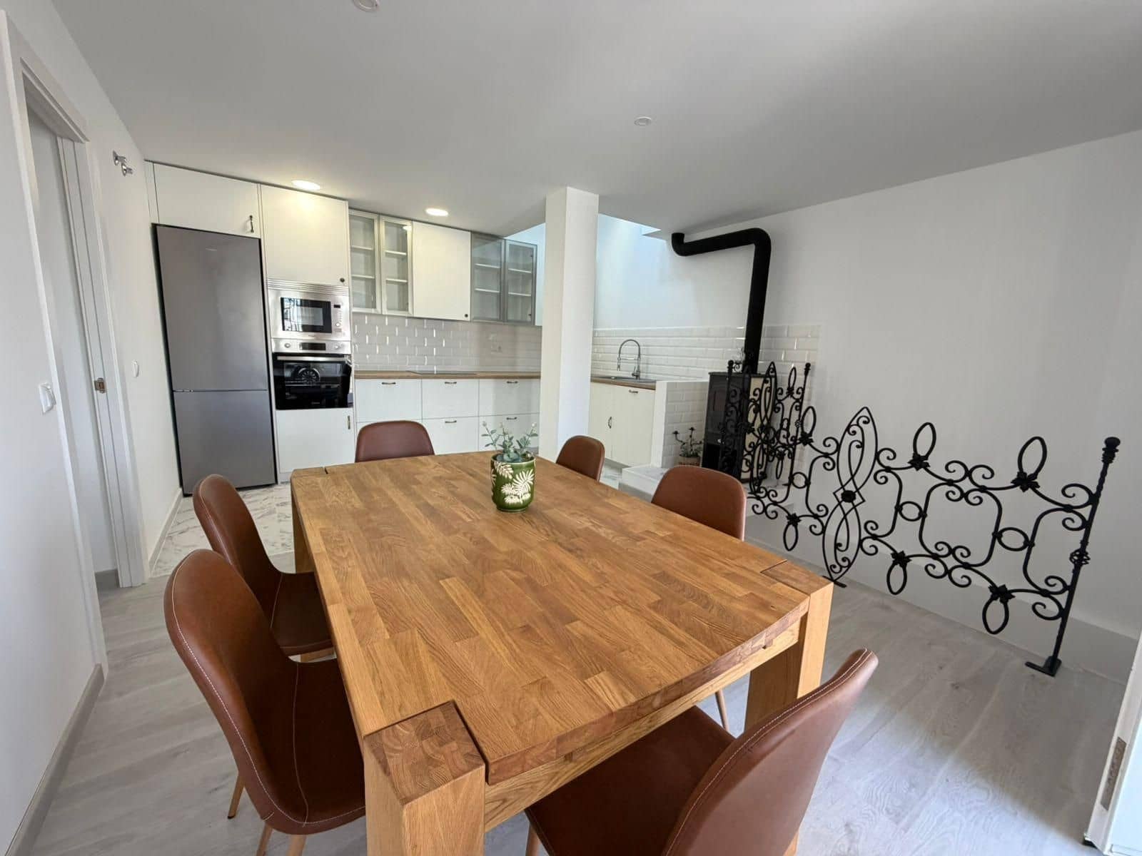 4 soverom Kjedet enebolig til salgs i Torrevieja med svømmebasseng - € 369 000 (Ref: 9515714)