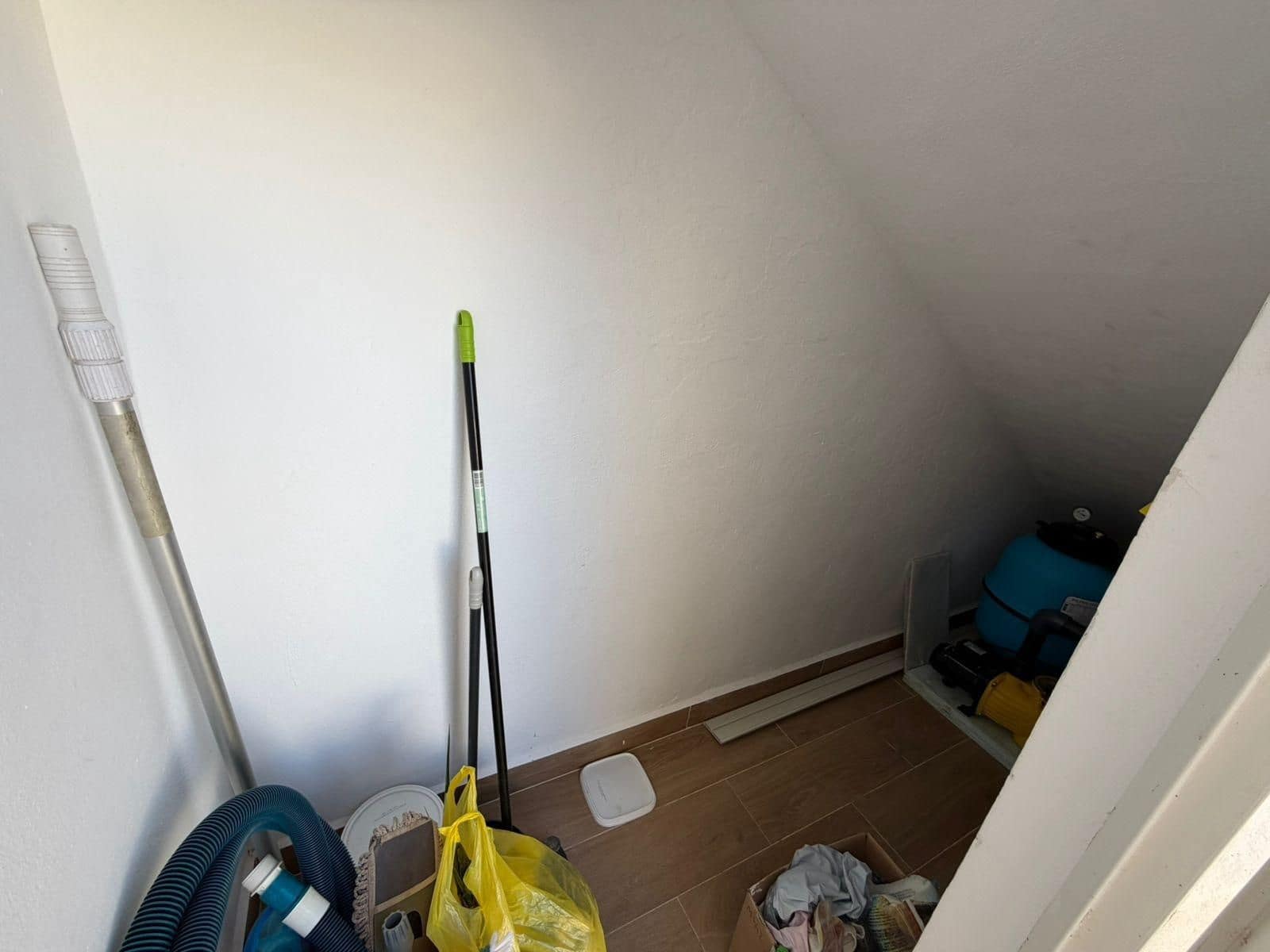 4 soverom Kjedet enebolig til salgs i Torrevieja med svømmebasseng - € 369 000 (Ref: 9515714)