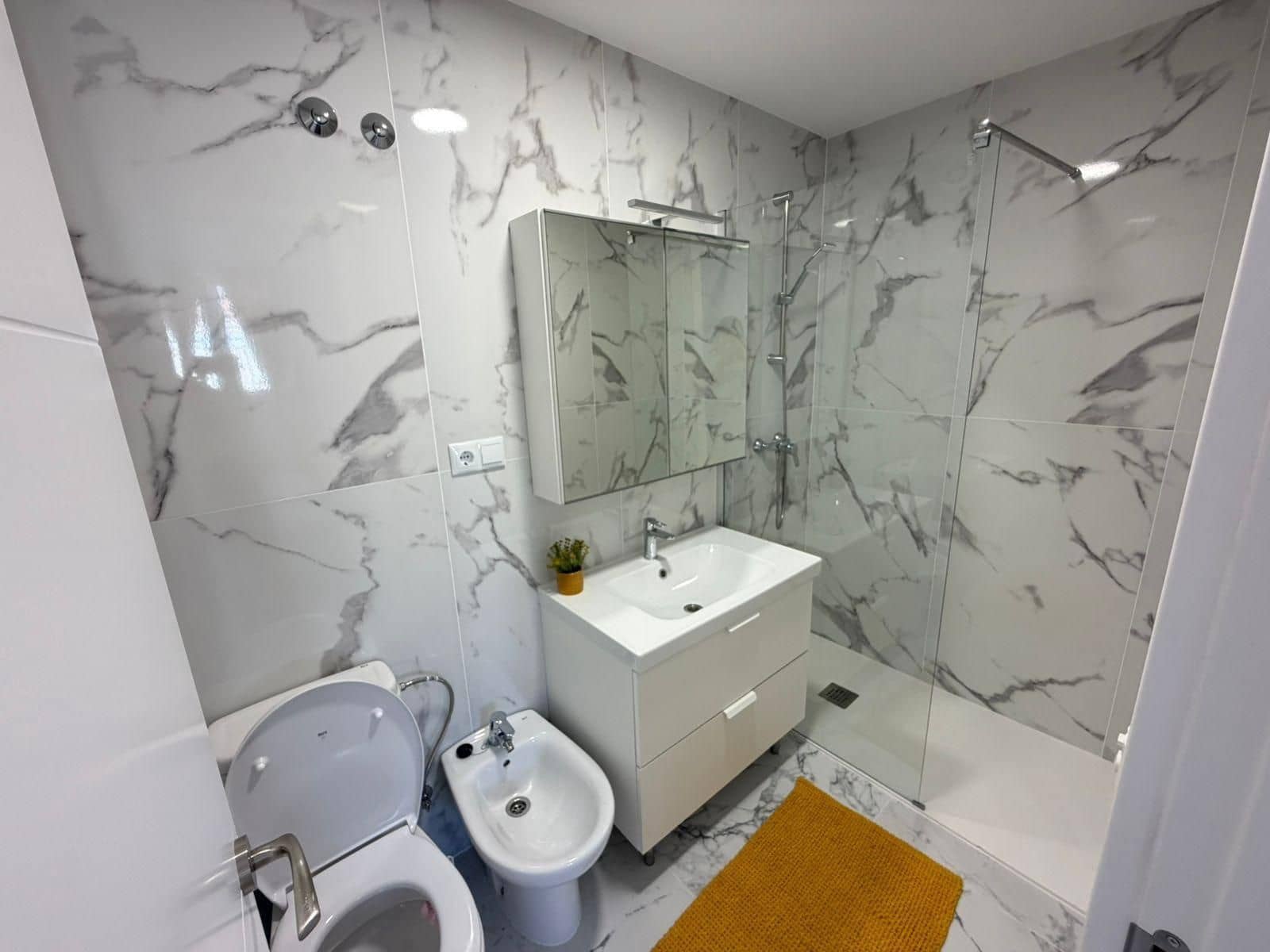 4 sypialnia Dom blizniak na sprzedaż w Torrevieja z basenem - 369 000 € (Ref: 9515714)