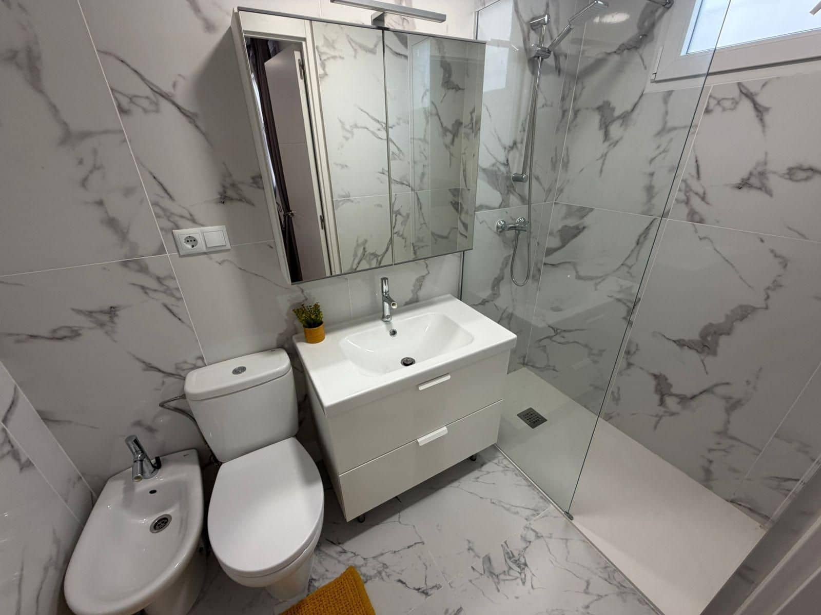 4 sypialnia Dom blizniak na sprzedaż w Torrevieja z basenem - 369 000 € (Ref: 9515714)