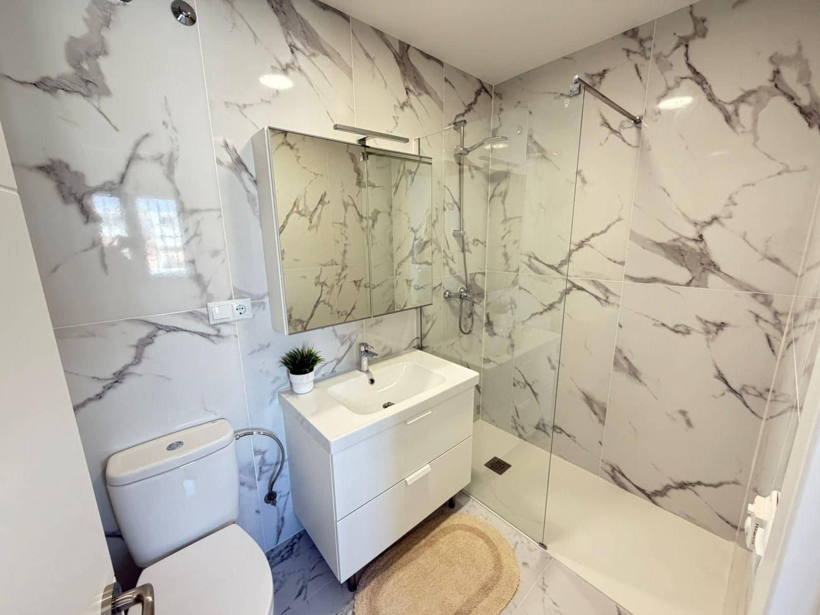 4 sypialnia Dom blizniak na sprzedaż w Torrevieja z basenem - 369 000 € (Ref: 9515714)