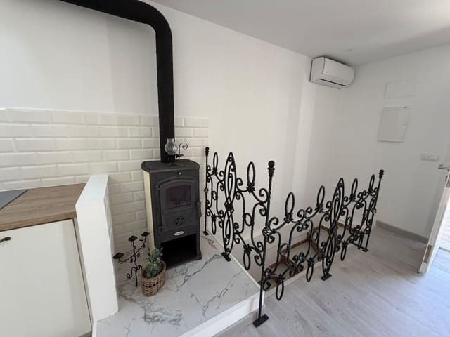 4 bedroom Semi-detached Villa for sale in Parque Acuático - Sector 25, Torrevieja with pool - € 369,000 (Ref: 9515714)