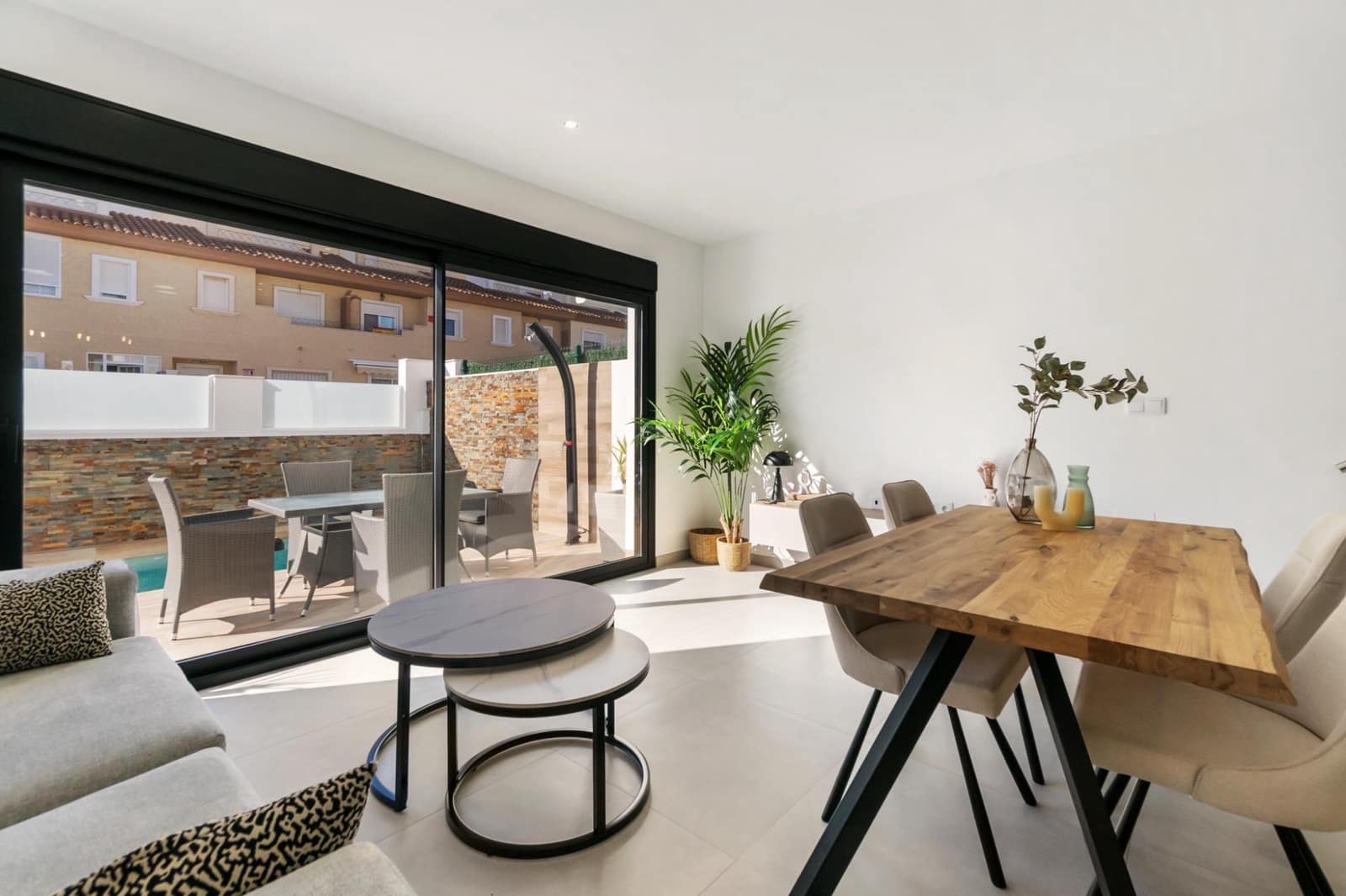 3 soverom Kjedet enebolig til salgs i San Pedro del Pinatar med svømmebasseng - € 380 000 (Ref: 9515799)