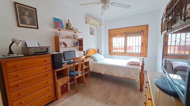 Casa de 3 habitaciones en Benijófar en venta - 349.950 € (Ref: 9515815)