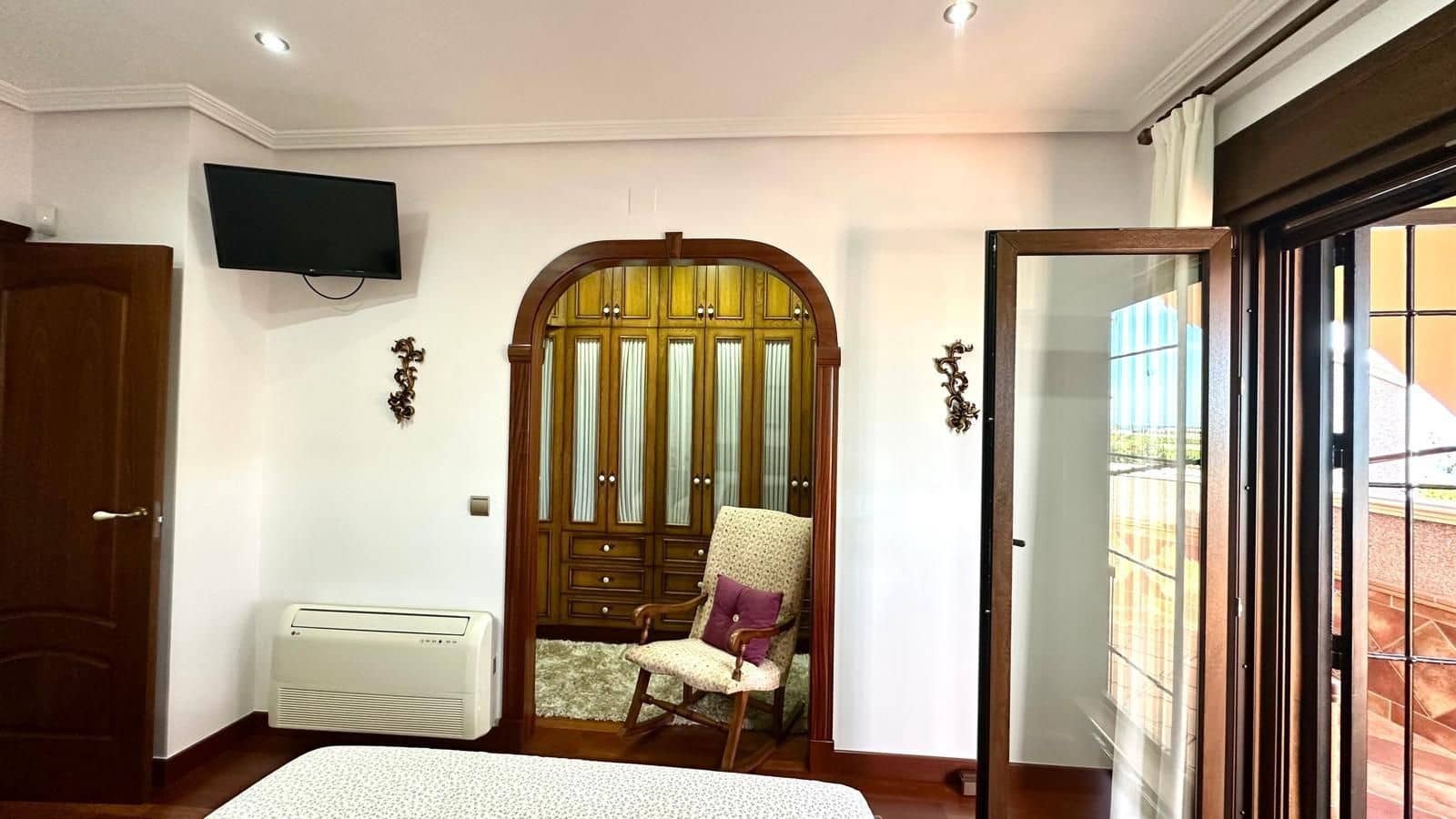 4 soverom Kjedet enebolig til salgs i La Siesta - € 449 900 (Ref: 9515818)