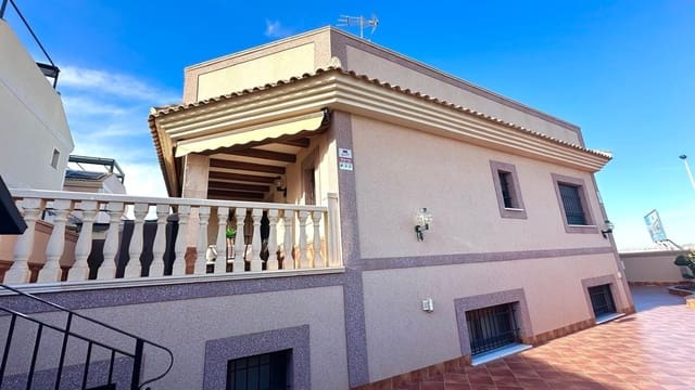 4 Zimmer Doppelhaus zu verkaufen in La Siesta, Torrevieja - 449.900 € (Ref: 9515818)