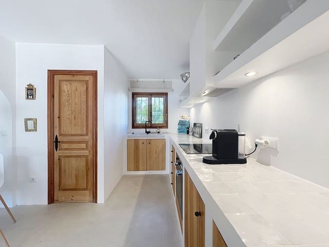 3 slaapkamer Rijtjeshuis te koop in Benissa met zwembad - € 299.000 (Ref: 9515820)