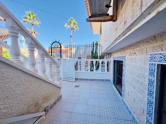 3 bedroom Townhouse for sale in Torrevieja with garage - € 189,000 (Ref: 9515825)