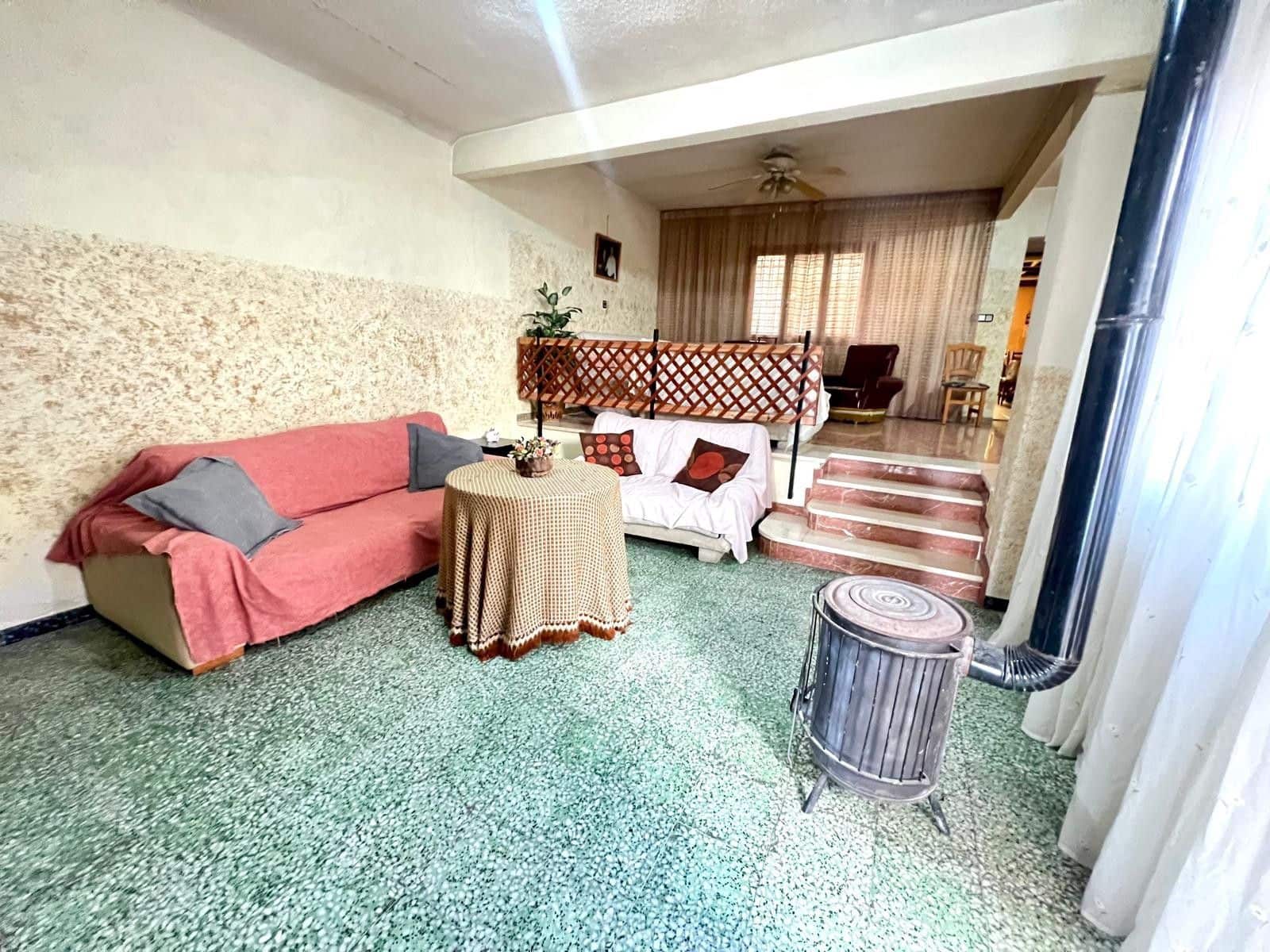 6 bedroom Bungalow for sale in Pinoso - € 249,995 (Ref: 9515831)