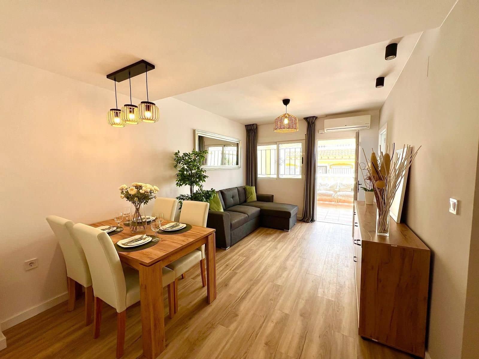 Casa de 3 habitaciones en Orihuela en venta con piscina - 288.000 € (Ref: 9515833)