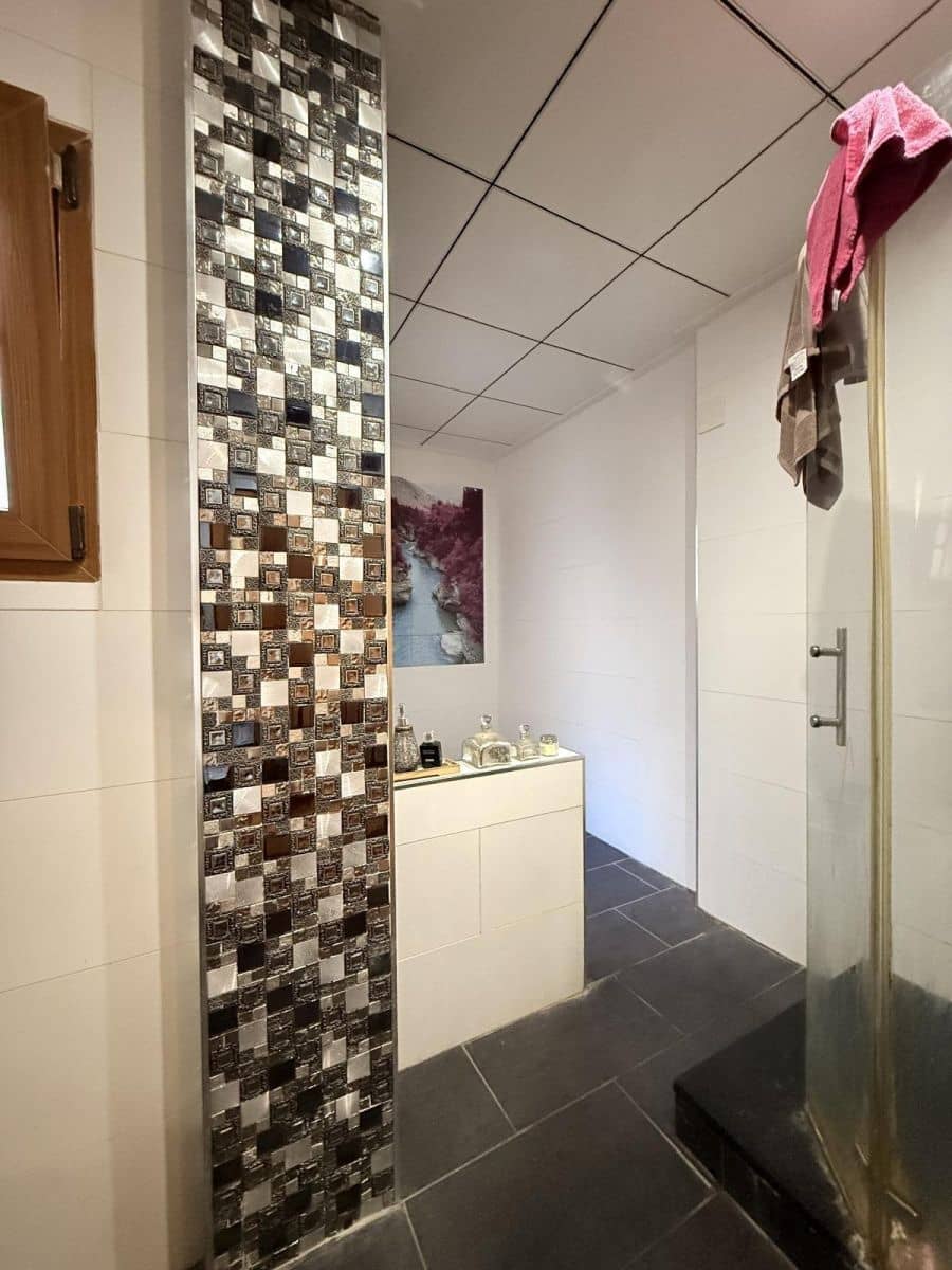 4 makuuhuone Omakotitalo myytävänä paikassa Torrevieja - 365 000 € (Ref: 9515837)
