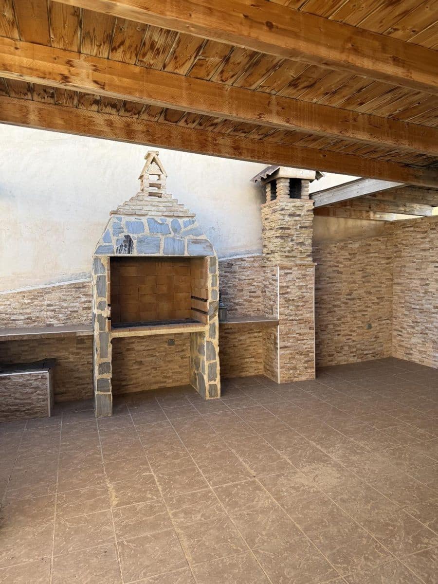4 makuuhuone Omakotitalo myytävänä paikassa Torrevieja - 365 000 € (Ref: 9515837)