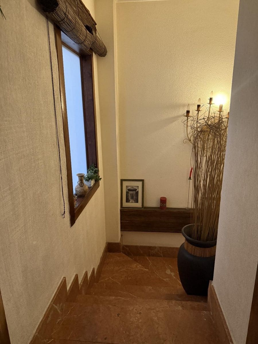 4 makuuhuone Omakotitalo myytävänä paikassa Torrevieja - 365 000 € (Ref: 9515837)