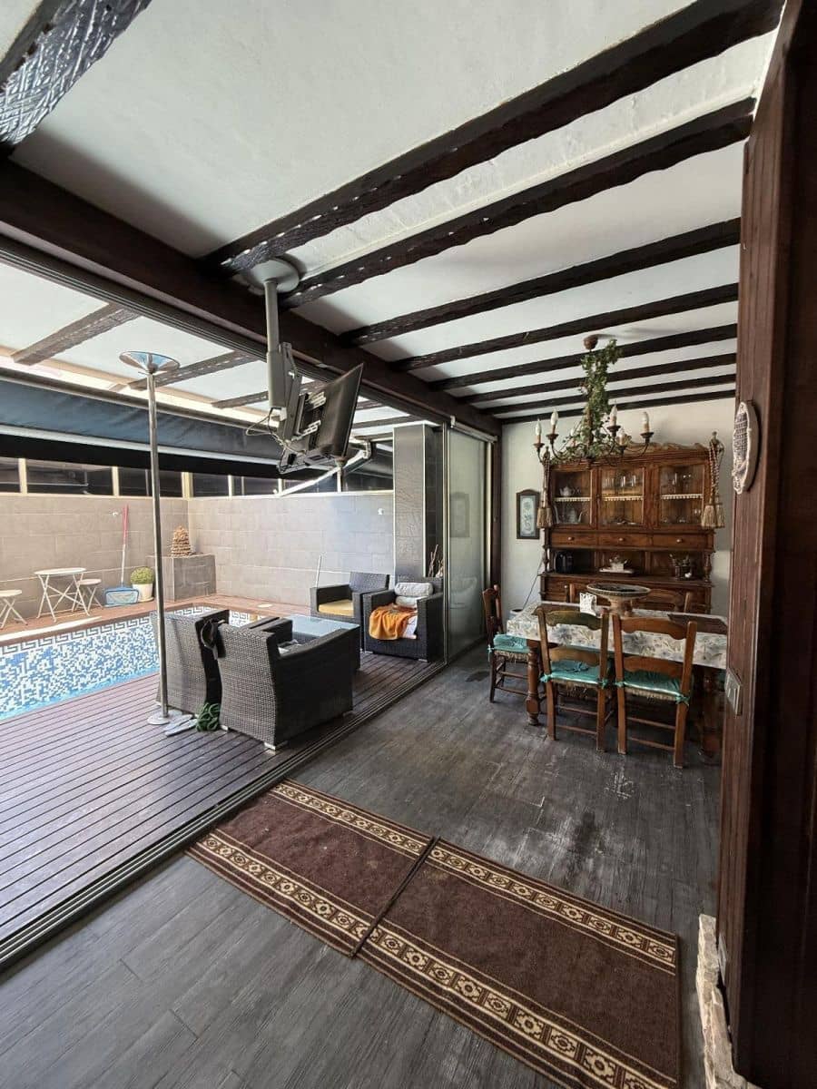 4 makuuhuone Omakotitalo myytävänä paikassa Torrevieja - 365 000 € (Ref: 9515837)