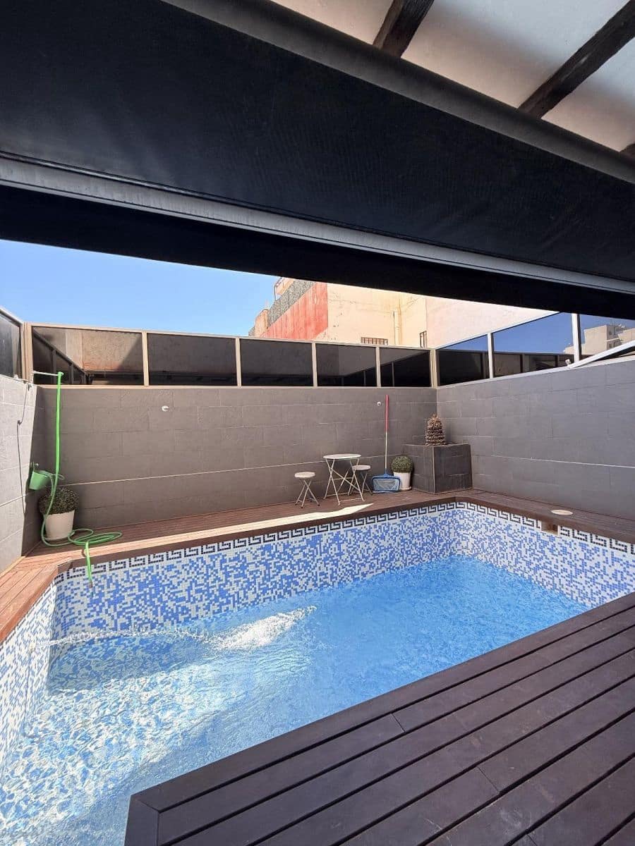 4 makuuhuone Omakotitalo myytävänä paikassa Torrevieja - 365 000 € (Ref: 9515837)