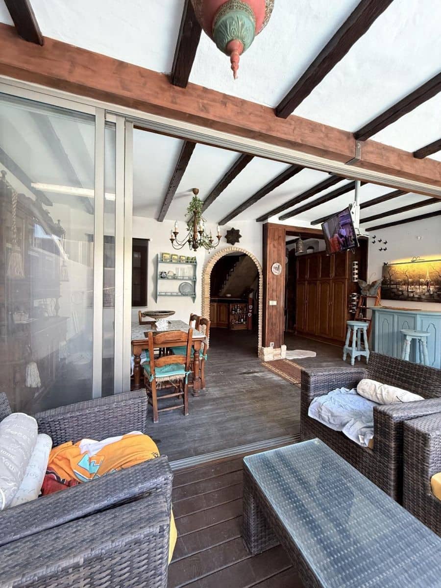 4 makuuhuone Omakotitalo myytävänä paikassa Torrevieja - 365 000 € (Ref: 9515837)